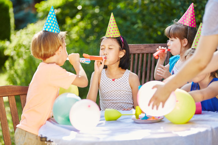 Five Easy Steps to Throwing a Giftless Party